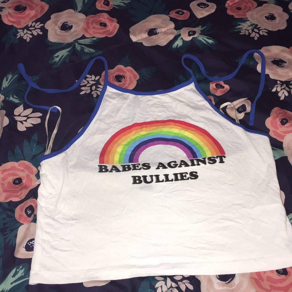 Backless crop top